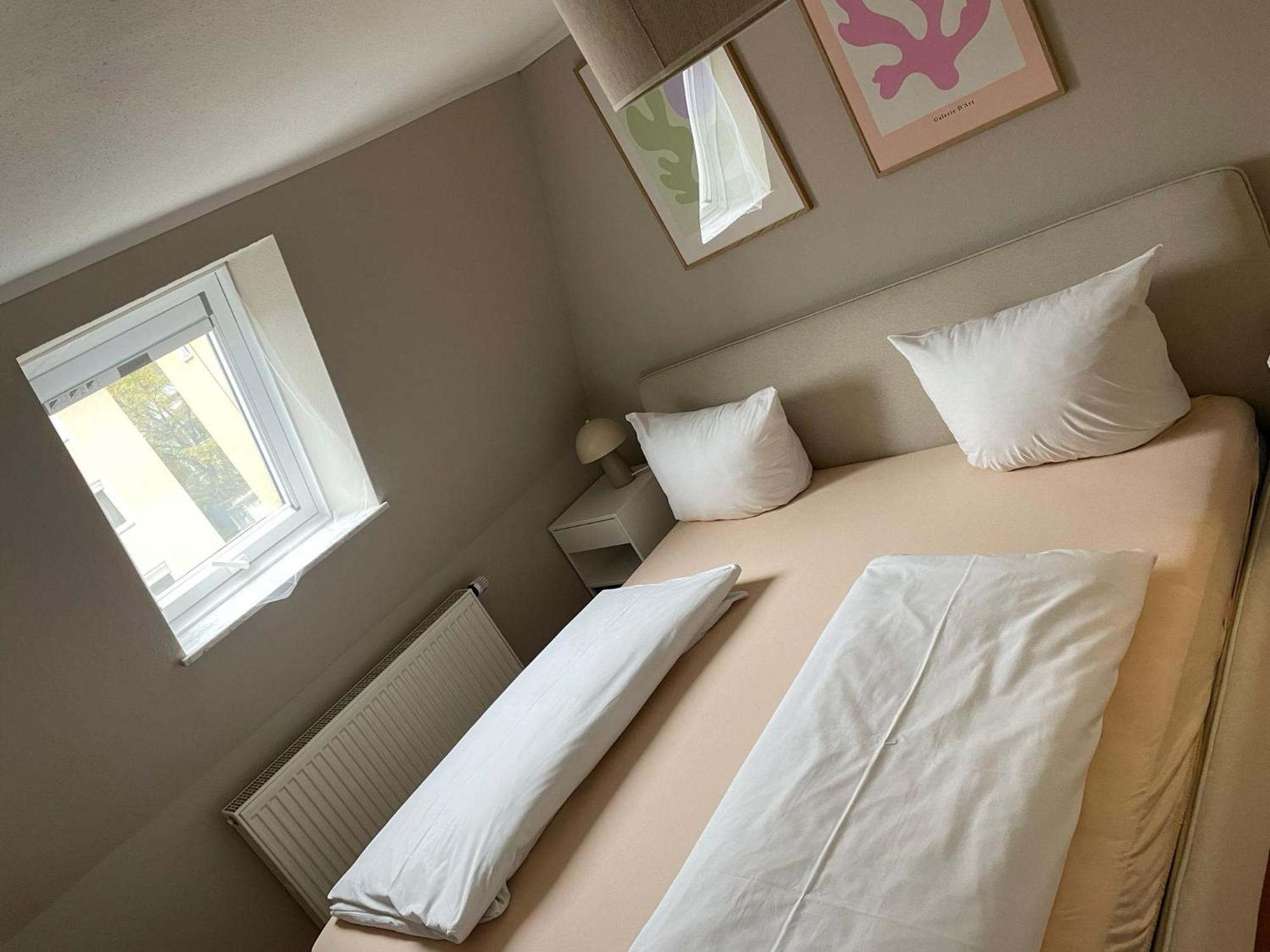 Moderne Dachgeschosswohnung Mit 2 Schlafzimmern
