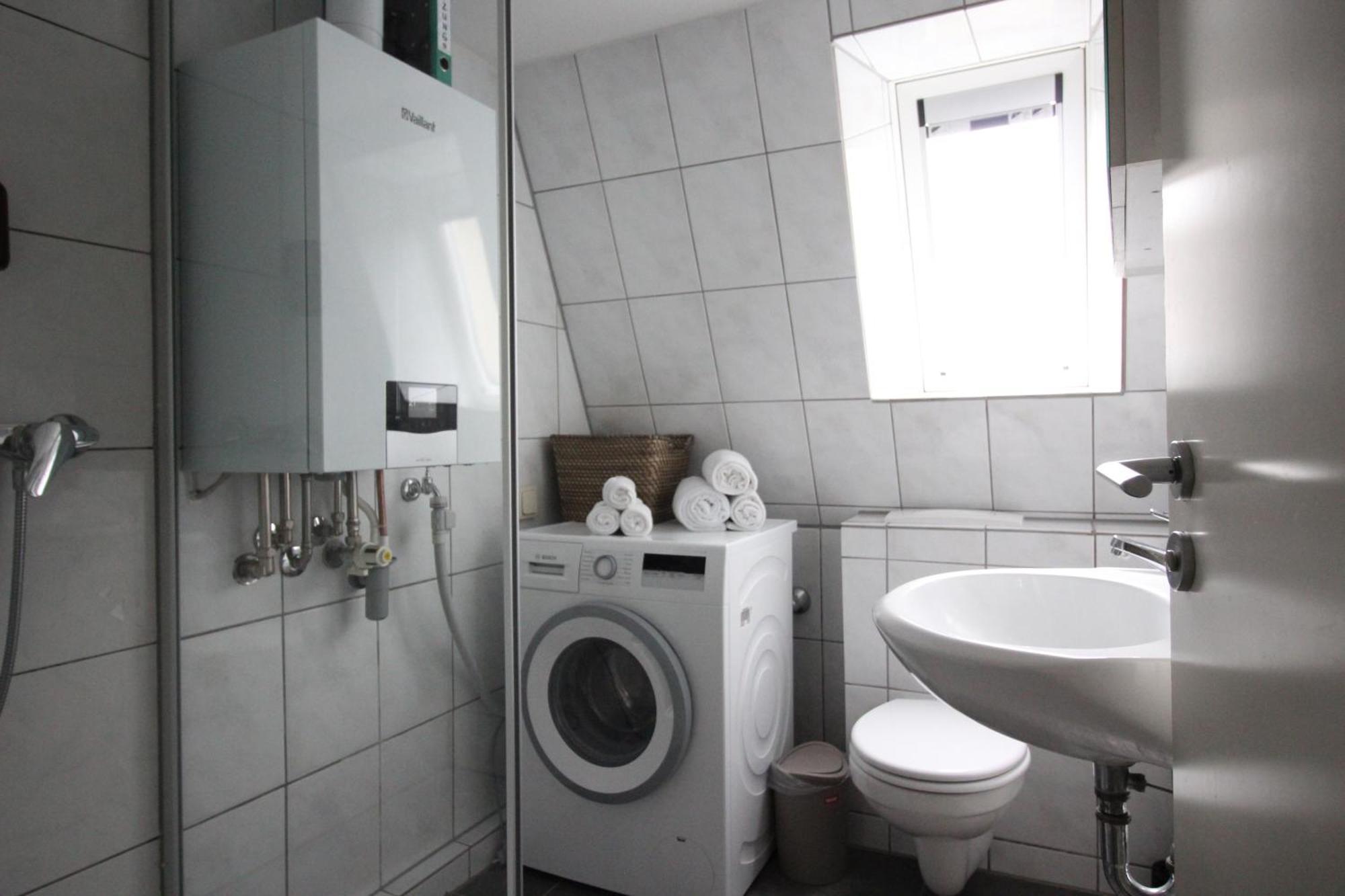 Moderne Dachgeschosswohnung Mit 2 Schlafzimmern Apartment Würzburg