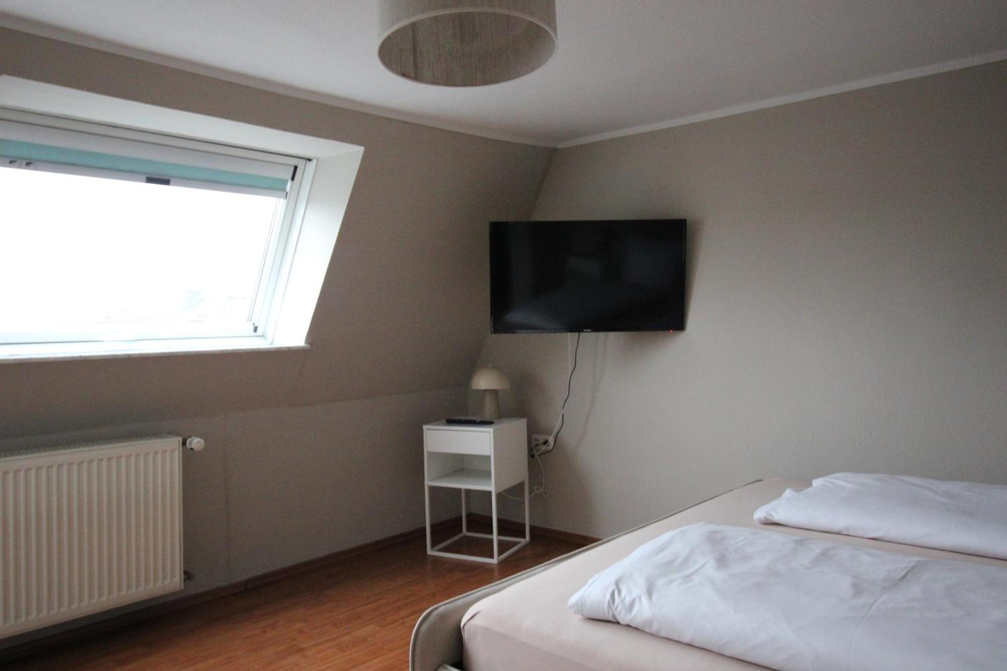 Homie Schiestlstrasse - Moderne Dachgeschosswohnung Mit 2 Schlafzimmern Apartment Wurzburg